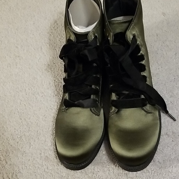 Green suede booties - Picture 3 of 4